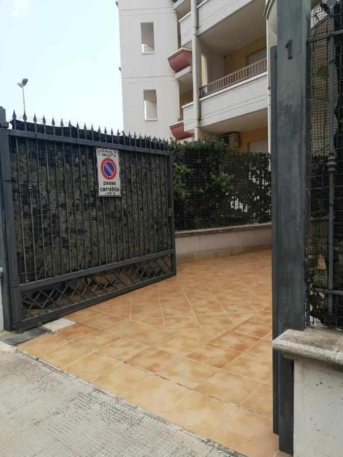 Locazione Turistica Fusillo Lorusso Con Parcheggio Privato In Loco Apartment Барлета Екстериор снимка