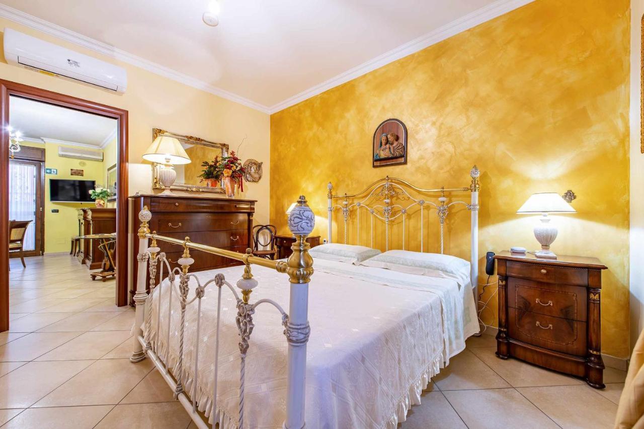 Locazione Turistica Fusillo Lorusso Con Parcheggio Privato In Loco Apartment Барлета Екстериор снимка