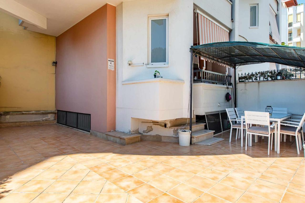 Locazione Turistica Fusillo Lorusso Con Parcheggio Privato In Loco Apartment Барлета Екстериор снимка