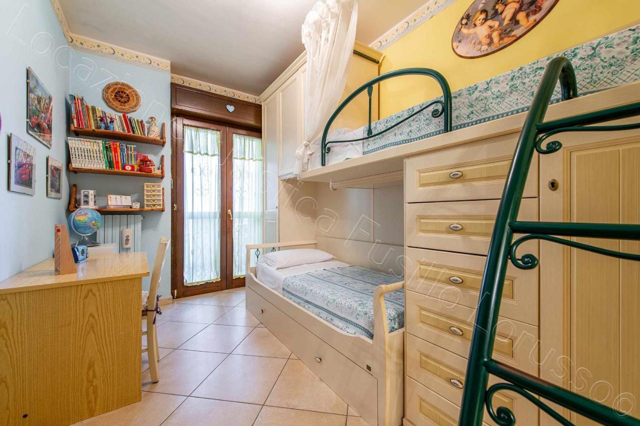 Locazione Turistica Fusillo Lorusso Con Parcheggio Privato In Loco Apartment Барлета Екстериор снимка